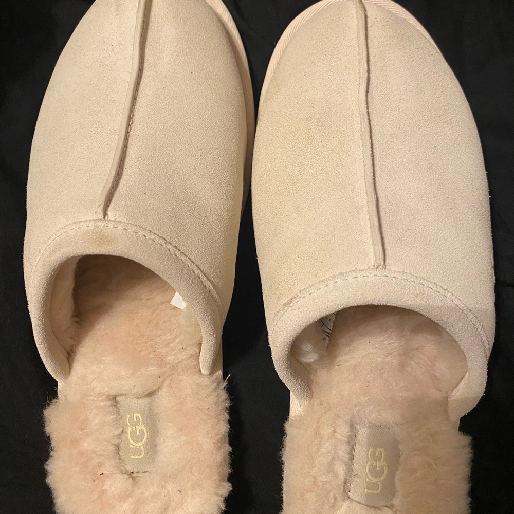 Ugg slippers. Cream color.
